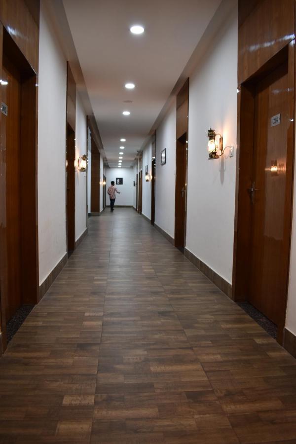 Hotel Sapphire Tinsukia Ngoại thất bức ảnh