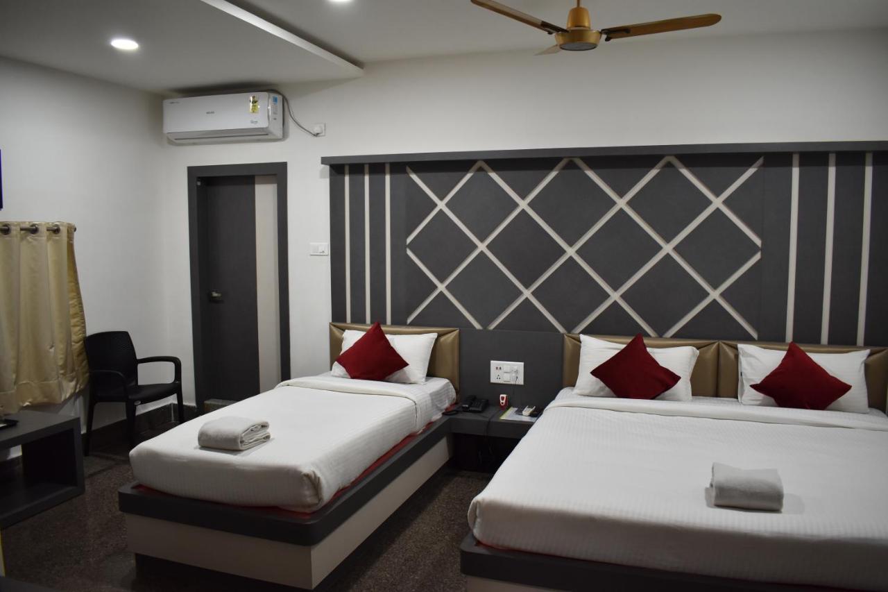 Hotel Sapphire Tinsukia Ngoại thất bức ảnh