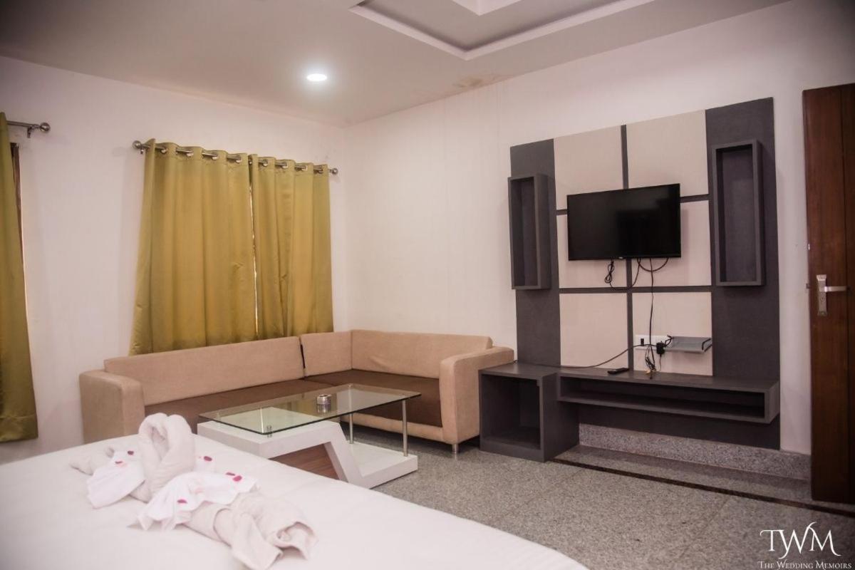 Hotel Sapphire Tinsukia Ngoại thất bức ảnh