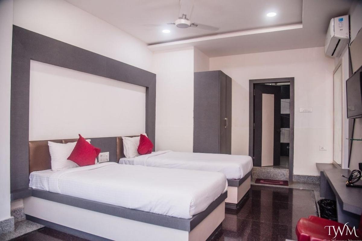 Hotel Sapphire Tinsukia Ngoại thất bức ảnh